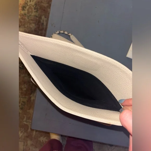 Chanel Authentic Hamptons Foldover Flap Bag Quilted Calfskin Tan Cream - Picture 7 of 14